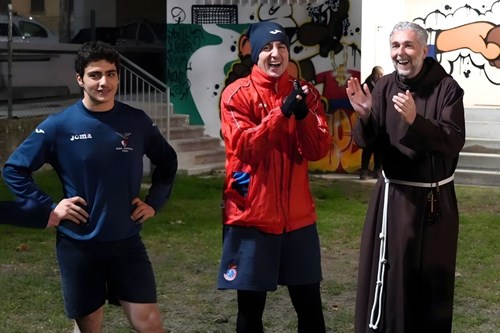 Solidarietà in azione: chi sostiene CaSa 33